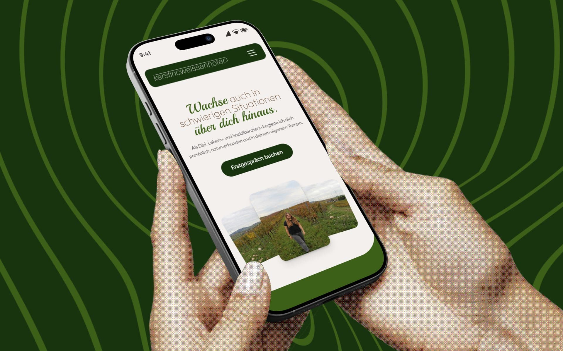 Website von Kerstin C. Weissenhofer auf einem Smartphone